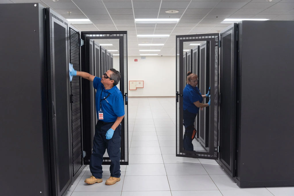 Dataclean Chicago Staff 9110